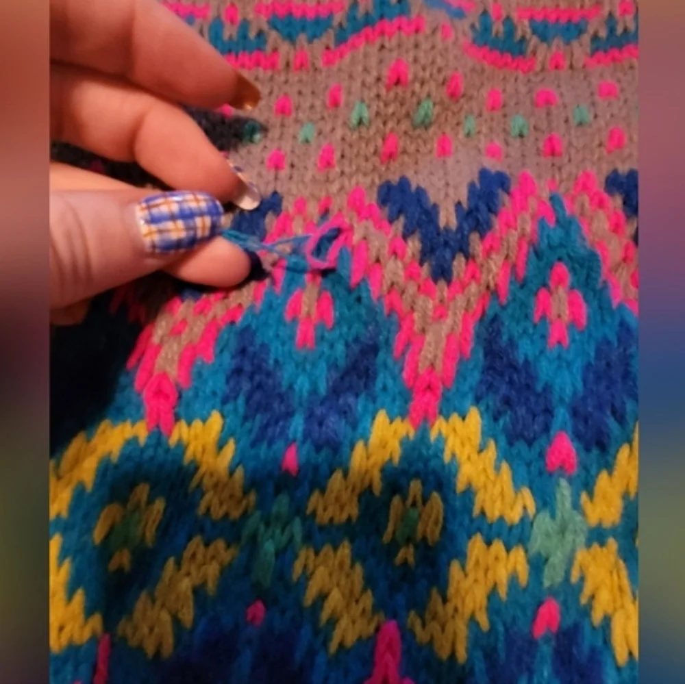 NWT Old Navy Neon Pink Blue Yellow Chevron Multicolor Modern Knit Fringe Scarf